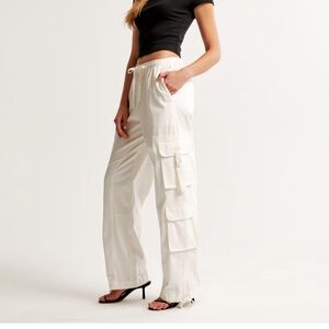 Abercrombie & Fitch Cream Cargo Joggers